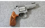 Smith & Wesson 60-15 Pro-Series .38 Spl.+P - 1 of 2