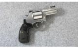 Smith & Wesson 686-6 Plus .357 Mag. - 1 of 4