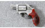 Smith & Wesson Performance Center 637-2 .38 Spl. +P - 2 of 2