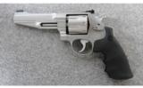 Smith & Wesson Performance Center 627-5 Eight-Plus .357 Mag. - 2 of 6