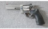 Smith & Wesson 629-6 Classic .44 Mag. - 2 of 6