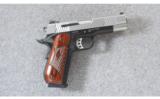 Smith & Wesson SW1911SC E Series .45acp - 1 of 8