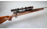 Weatherby Mark V Deluxe .300 Wby. Mag. - 1 of 8