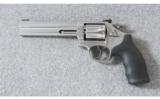 Smith & Wesson 617-6 .22 LR - 2 of 8