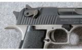 Magnum Research Desert Eagle .44 Mag. - 3 of 6