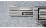 Smith & Wesson 686 with 4 Inch Barrel .357 Mag. - 6 of 6