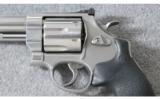 Smith & Wesson 629-5 Classic .44 Mag. - 4 of 6