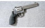 Smith & Wesson ~ Model
617-6 10 Shot ~ .22 LR - 1 of 6