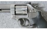 Smith & Wesson ~ Model
617-6 10 Shot ~ .22 LR - 4 of 6