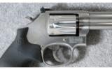 Smith & Wesson ~ Model
617-6 10 Shot ~ .22 LR - 3 of 6