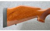 Weatherby ~ Mark V Deluxe ~ .300 Wby. Mag. - 2 of 9