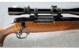 Weatherby ~ Mark V Deluxe ~ .300 Wby. Mag. - 2 of 9