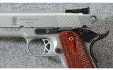 Smith & Wesson ~ SW1911 ~ .45acp - 4 of 6