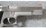 Smith & Wesson ~ Model 645 ~ .45 acp - 5 of 6