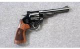 Smith & Wesson ~ Model 29-10 Classic Blue 6 1/2