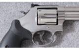 Smith & Wesson ~ Model 686-6 ~ .357 Mag. - 6 of 6