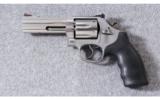 Smith & Wesson ~ Model 686-6 ~ .357 Mag. - 2 of 6