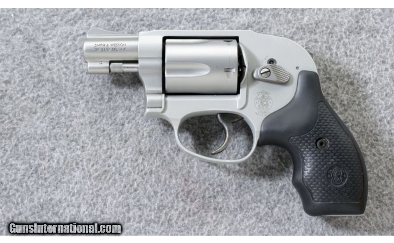 Smith & Wesson ~ Model 638-3 Airweight ~ .38 Spl.+