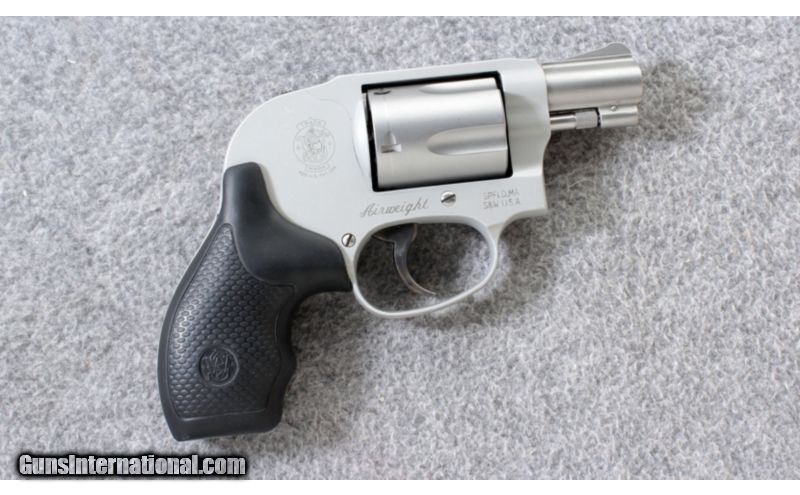 Smith & Wesson ~ Model 638-3 Airweight ~ .38 Spl.+