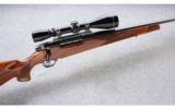 Weatherby ~ Mark V Deluxe ~ .300 Wby. Mag. - 1 of 9