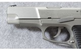 Ruger ~ P91DC ~ .40 S&W - 4 of 7