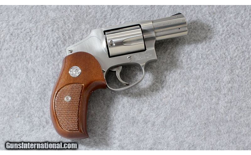 Smith & Wesson ~ 640-1 Magnum Centennial Stainless ~ .357 Mag.