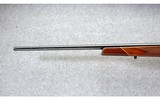 Weatherby ~ Mark V Deluxe ~ .300 Wby. Mag. - 6 of 10