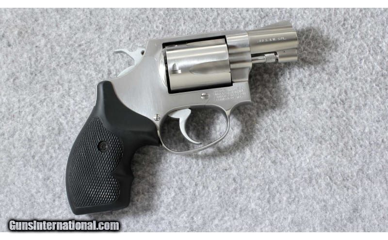 Smith & Wesson ~ Model 60-7 ~ .38 Spl.