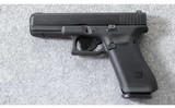 Glock ~ G17 Gen5 with AmeriGlo Night Sights ~ 9mm Parabellum - 2 of 8