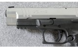 Springfield Armory ~ XD-M 40 Bi-Tone ~ .40 S&W - 4 of 7