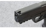 Smith & Wesson ~ M&P 9 ~ 9mm Para. - 5 of 7