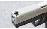 Smith & Wesson ~ SD9 VE ~ 9mm Para. - 5 of 7