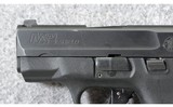Smith & Wesson ~ M&P 9 Shield ~ 9mm Para. - 4 of 7