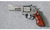 Smith & Wesson ~ 686 ~ .357 Magnum - 2 of 7