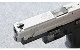 Springfield Armory ~ XD 40 Bi-Tone ~ .40 S&W - 5 of 7