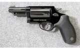 Taurus – The Judge Ultra-Lite~ .45 Colt Ctg. / .410 - 2 of 7