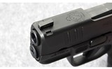 Springfield Armory ~ Hellcat ~ 9mm Para. - 5 of 7