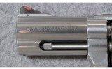 Smith & Wesson ~ 686-6 Plus Deluxe ~ .357 Magnum - 4 of 7