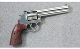 Smith & Wesson ~ 686-6 Plus Deluxe ~ .357 Magnum