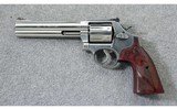 Smith & Wesson ~ 686-6 Plus Deluxe ~ .357 Magnum - 2 of 7