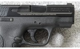 Smith & Wesson ~ M&P 9 Shield with Thumb Safety ~ 9mm Para. - 6 of 7