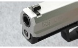 Heckler & Koch ~ USP ~ .40 S&W - 5 of 7
