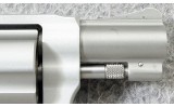 Smith & Wesson ~ Model 642-2 with Laser Grip ~ .38 Spl.+P - 6 of 7
