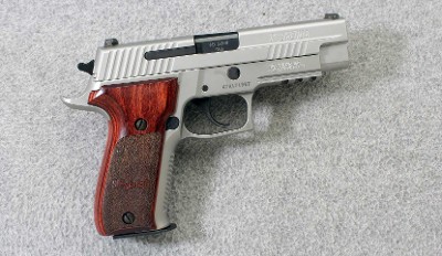 Sig Sauer ~ P226 Elite ~ .40 S&W