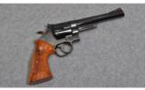 Smith & Wesson Model 29-2
.44 Mag - 1 of 3