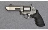 Smith & Wesson Performance Center 629-6 .44 Mag. - 2 of 2