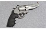 Smith & Wesson Model 627-5 .357 Mag. - 1 of 2