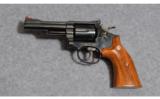 Smith & Wesson ~
19-5 ~ .357 Mag. ~ Secret Service Commemorative - 2 of 3