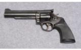 Smith & Wesson ~ Model
10-5 Davis Custom ~ .38 Sp - 2 of 2