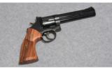 Smith
Wesson ~ Model 586-8 ~ .357 Mag - 1 of 2